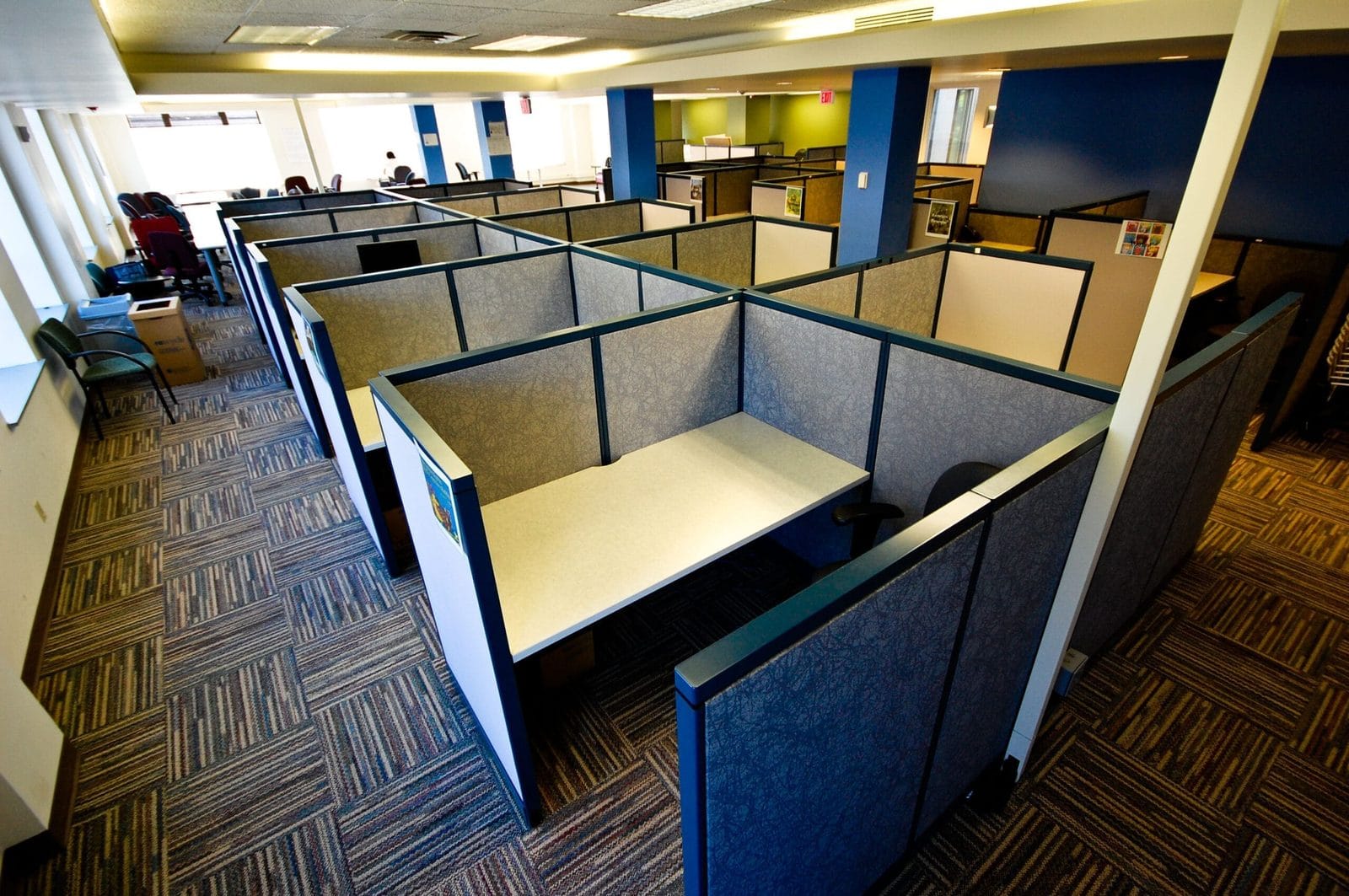 3 Reasons to Buy Used Office Furniture
