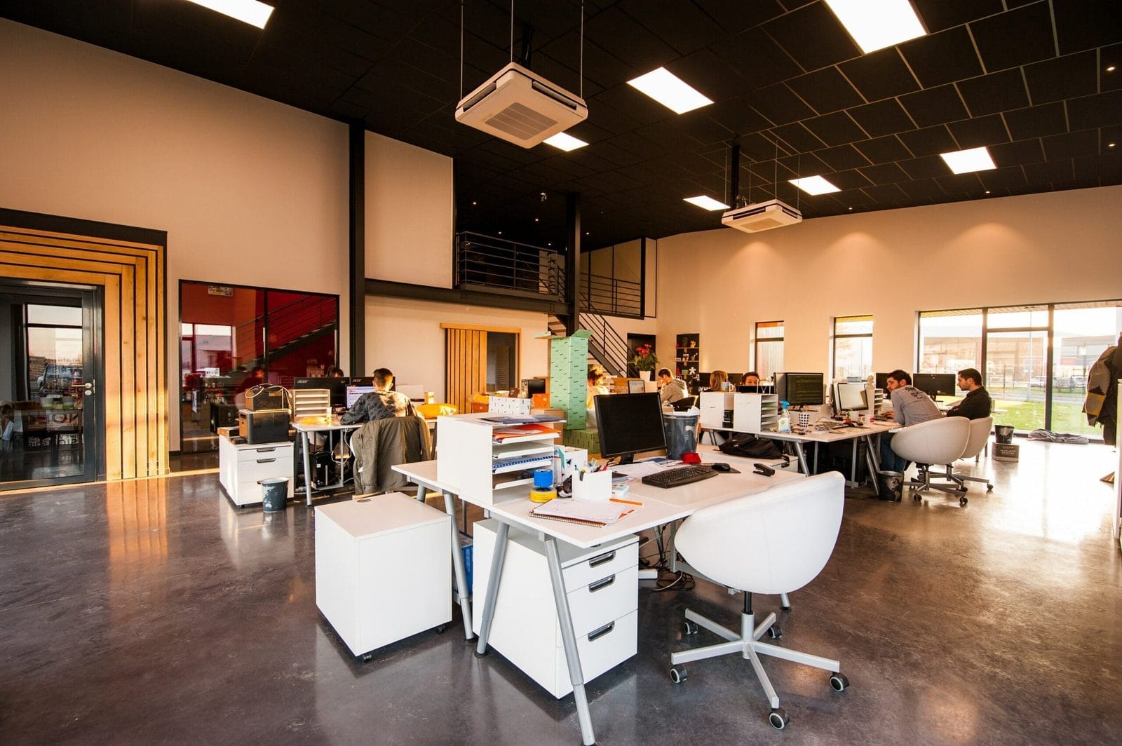5 Ways To Know That You Need New Office Furniture