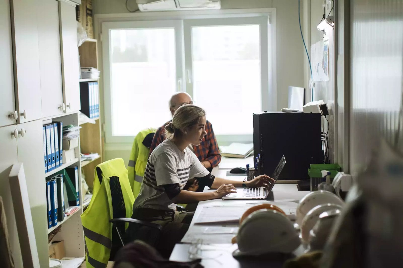 Essential Office Furniture for Construction Trailers