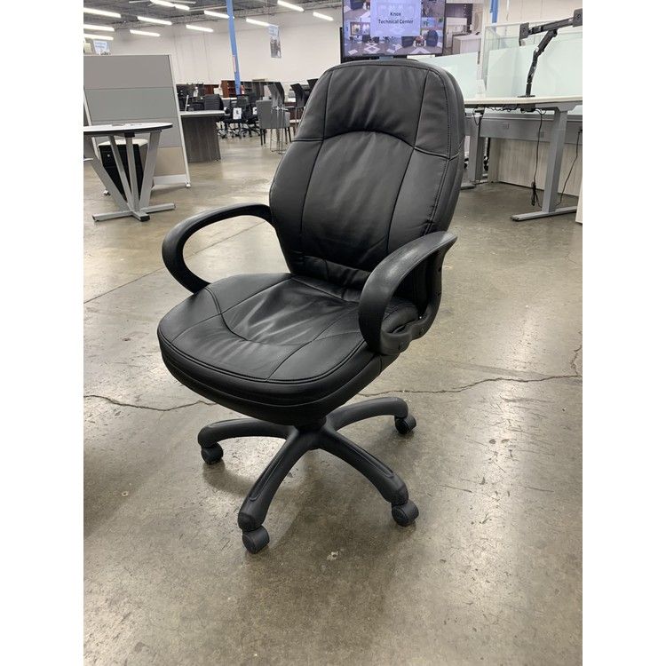 Pre-owned managers chair, front view