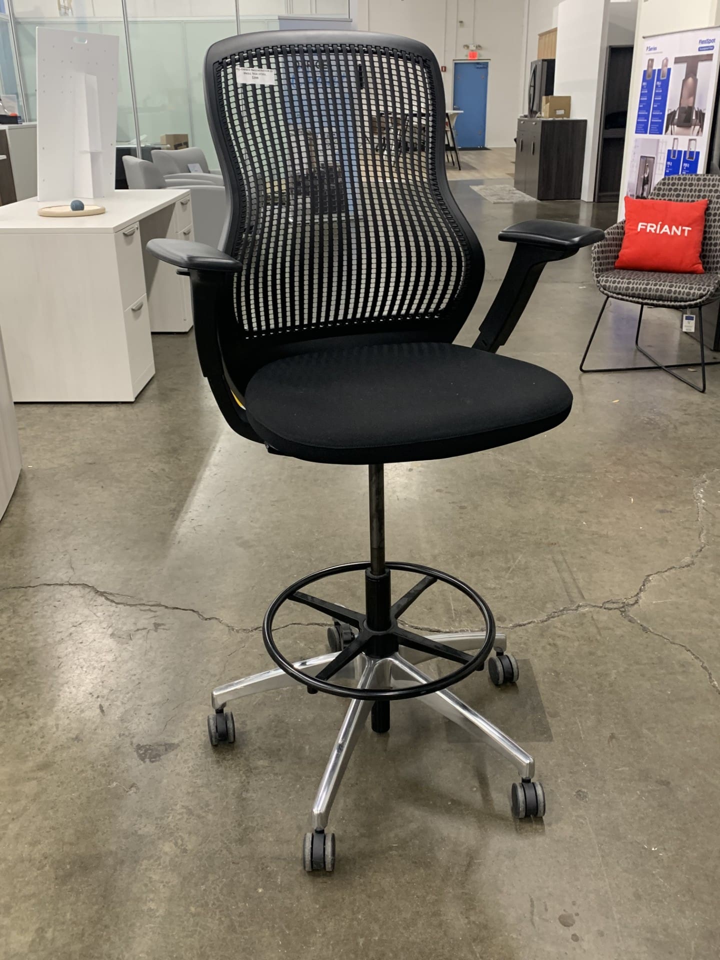 Pre-Owned ReGeneration Task Stool by Knoll Image