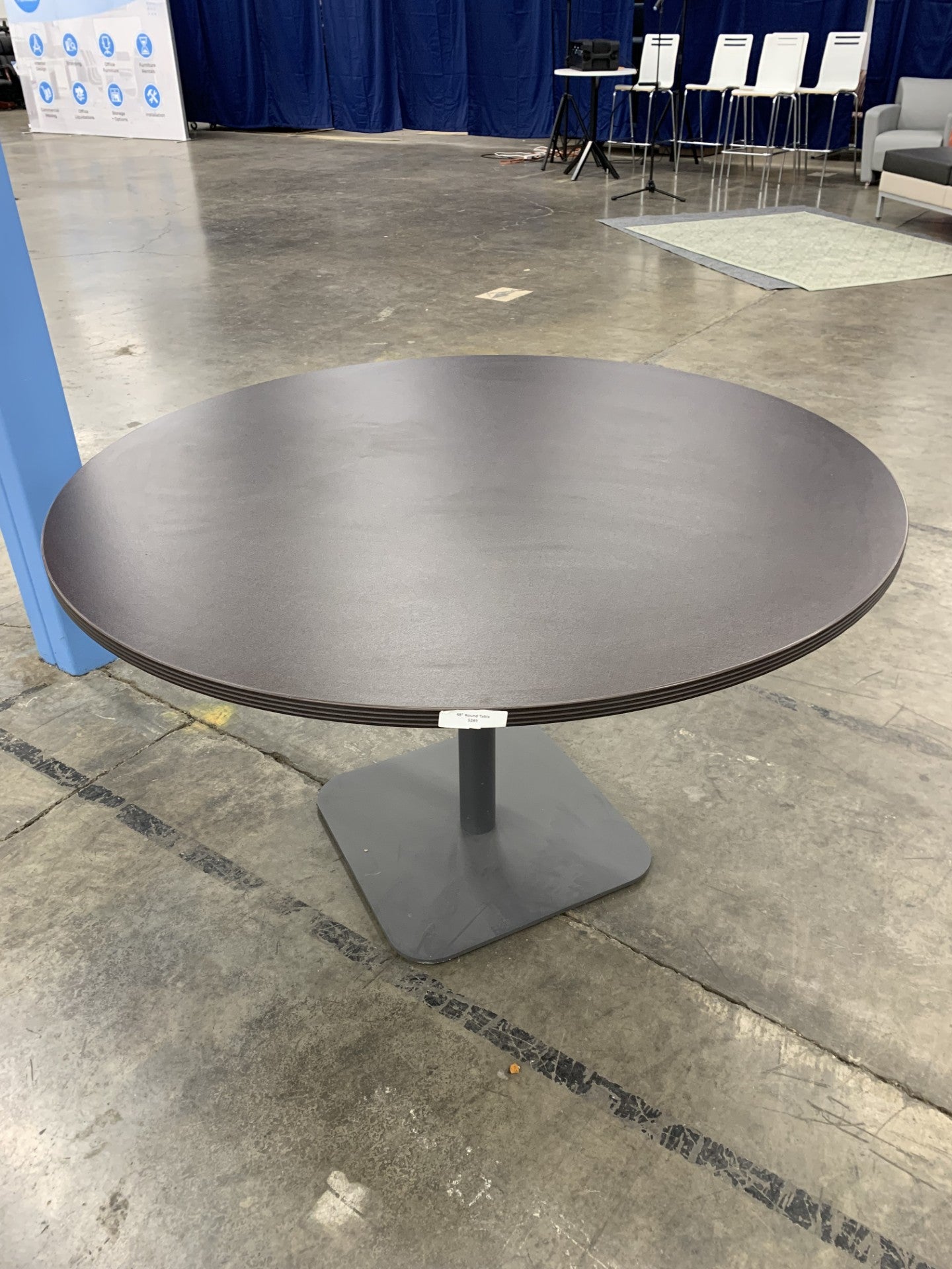Pre Owned 48″ Round Table Image