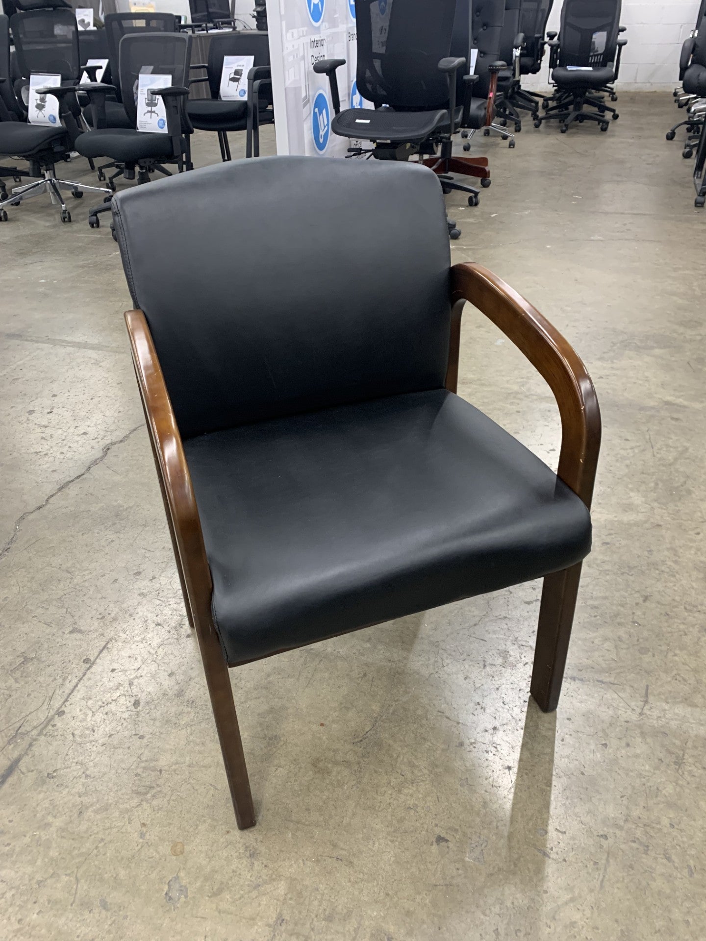 Pre-Owned Guest Chair Image