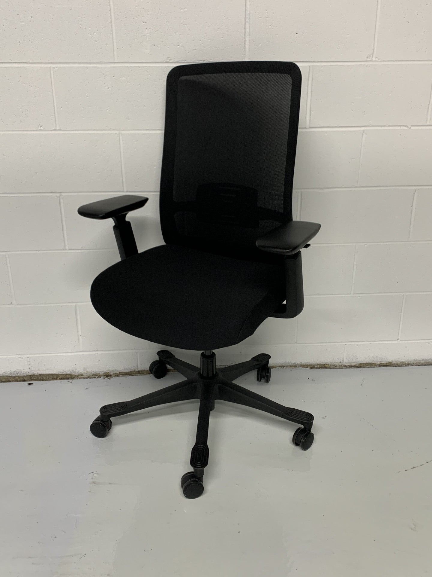 New Office Essentials Mid-Back Task Chair w/ Arms – Black Image